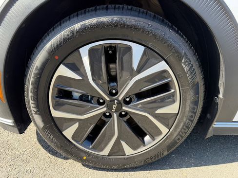Used 2024 Kia EV6 Light AWD/4WD image 54