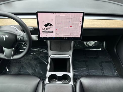 Used 2021 Tesla Model 3 Standard Range Plus image 14