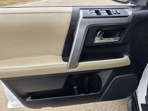 Used 2022 Toyota 4Runner SR5 image 21