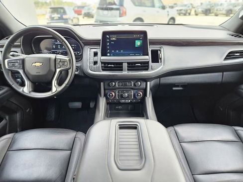 Used 2024 Chevrolet Suburban LT RWD image 15