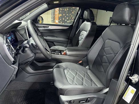 Used 2026 Volkswagen Atlas Cross Sport SE w/ Panoramic Sunroof Package AWD/4WD image 15