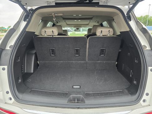 Used 2021 Buick Enclave Premium w/ Sun and Sites Package AWD/4WD image 21