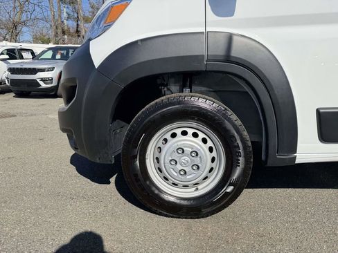 Used 2025 RAM ProMaster 2500 w/ Convenience Group image 10