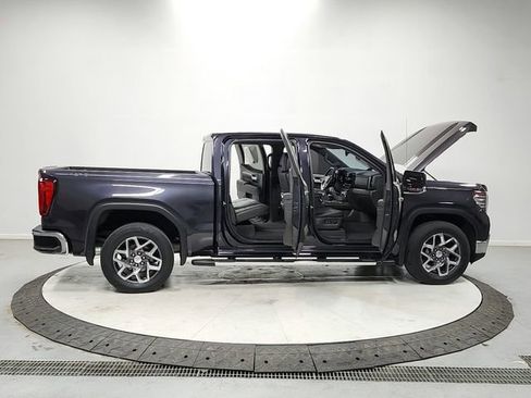 Used 2023 GMC Sierra 1500 SLT w/ SLT Premium Package AWD/4WD image 16