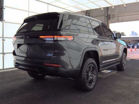 Used 2024 Jeep Grand Cherokee Trailhawk w/ Advanced Protech Group II AWD/4WD image 2