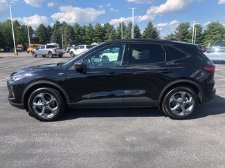 Used 2025 Ford Escape ST-Line w/ Cold Weather Package video 2