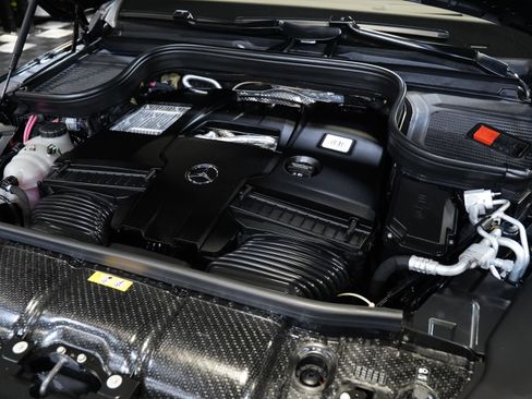 Used 2025 Mercedes-Benz Maybach GLS 600 4MATIC image 76
