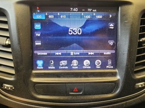 Used 2015 Chrysler 200 Limited FWD image 25