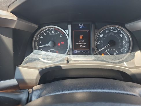 Used 2021 Toyota Tacoma SR5 RWD image 26