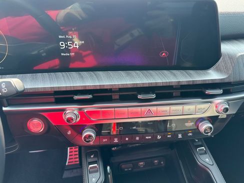 New 2025 Kia Telluride SX w/ SX Captain's Chair Package image 29