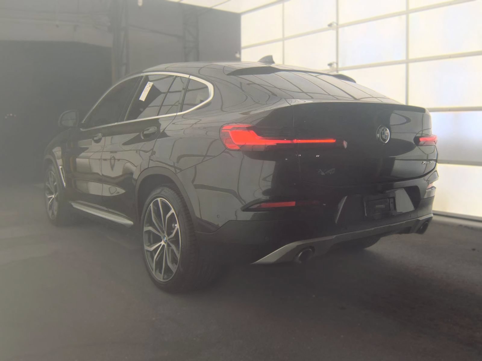 Used 2020 BMW X4 xDrive30i w/ Executive Package AWD/4WD image 2