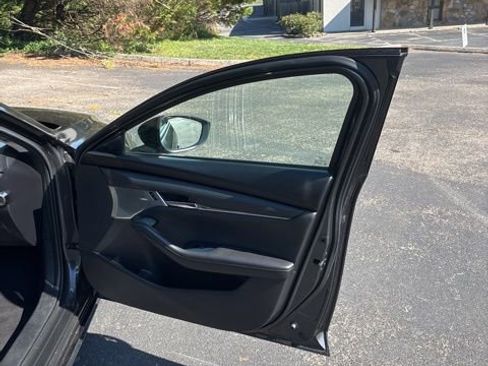 Used 2021 MAZDA MAZDA3 2.5 Turbo Sedan w/Premium Plus image 19