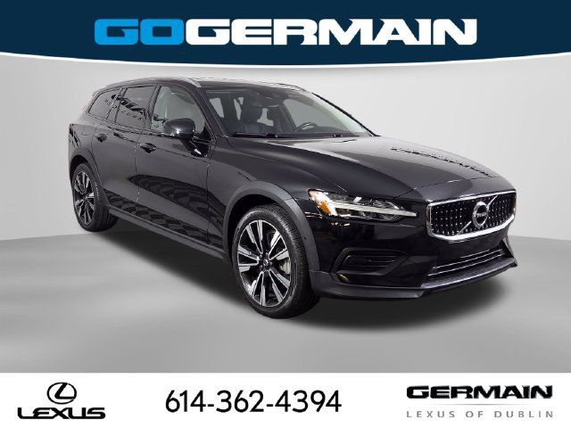 Used 2020 Volvo V60 T5 Cross Country AWD/4WD image 6