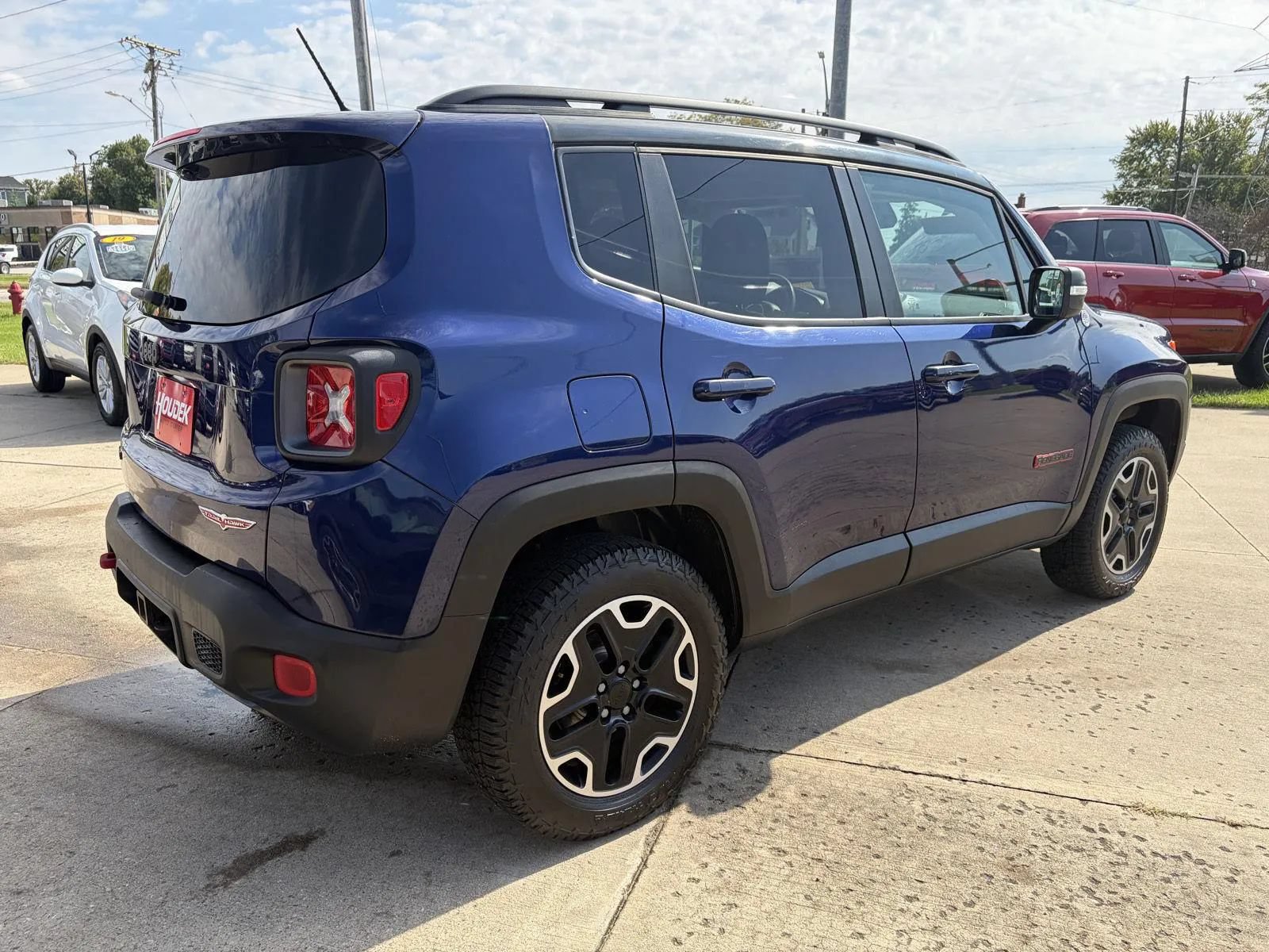 Used 2017 Jeep Renegade Trailhawk w/ Premium Trailhawk Package AWD/4WD image 8