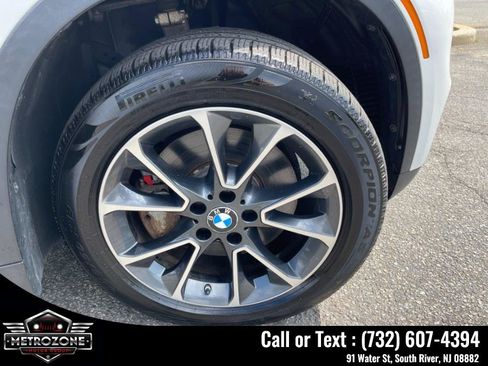 Used 2017 BMW X5 xDrive50i w/ Executive Package AWD/4WD image 37