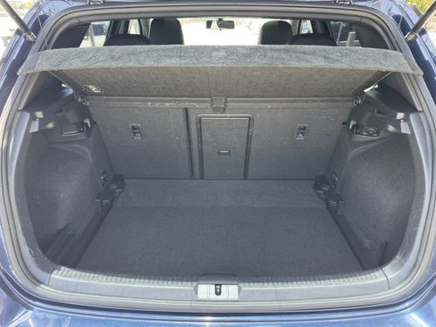 Used 2015 Volkswagen Golf 4-Door FWD image 37
