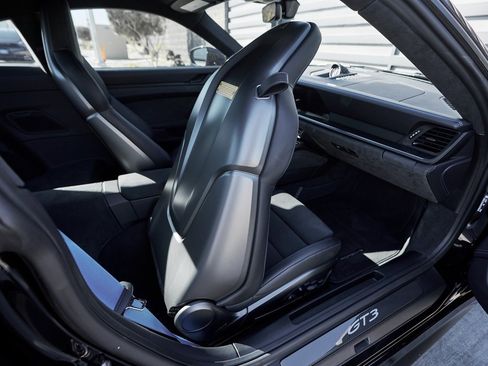 Used 2023 Porsche 911 GT3 image 39