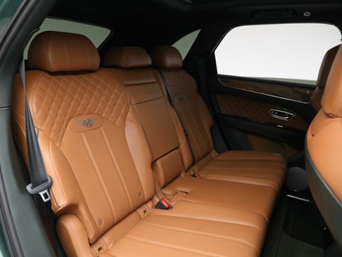 Certified 2021 Bentley Bentayga AWD/4WD image 31