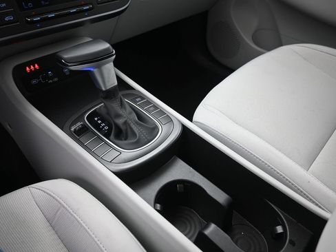 Used 2025 Hyundai Kona SEL image 30