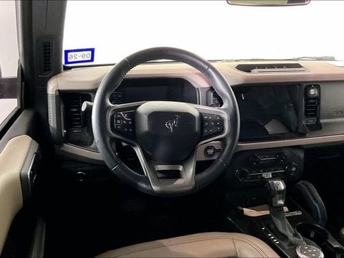 Used 2023 Ford Bronco Wildtrak AWD/4WD image 3