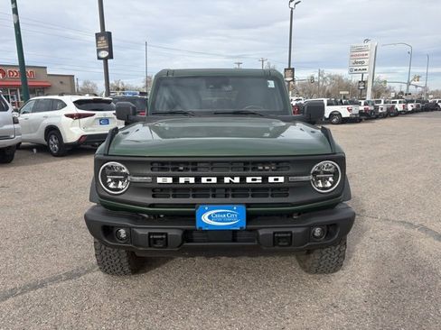 Used 2022 Ford Bronco Black Diamond image 9