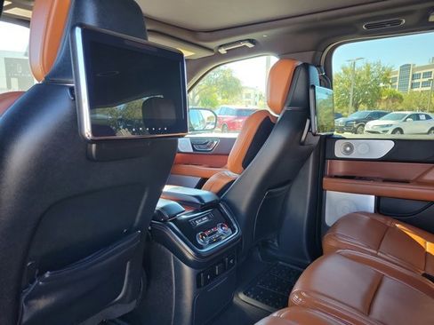 Certified 2020 Lincoln Navigator L Reserve w/ Luxury Package image 15