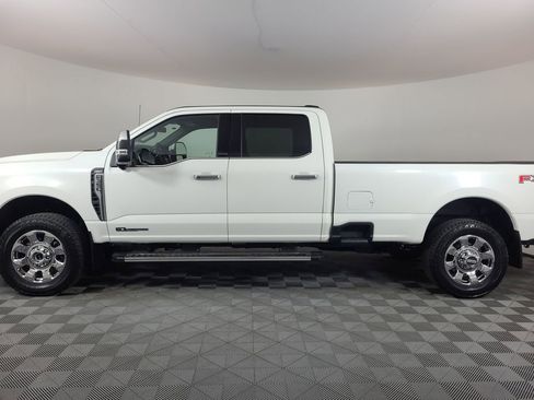 Used 2025 Ford F350 Lariat w/ Chrome Package image 6