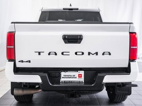 Used 2024 Toyota Tacoma TRD Sport image 5