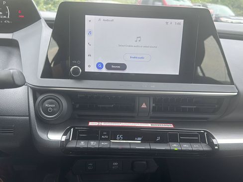 Used 2025 Toyota Prius LE FWD image 13