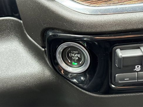 Used 2024 GMC Sierra 3500 SLE w/ SLE Convenience Package image 28