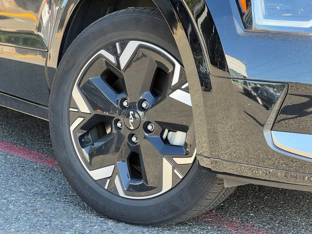 Certified 2023 Kia Niro Wind w/ Wind Preserve Package FWD image 2