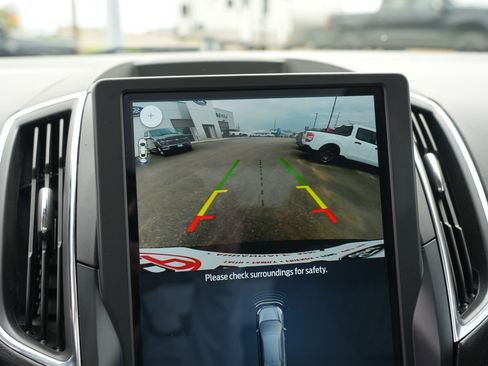 Used 2023 Ford Edge Titanium w/ Equipment Group 301A AWD/4WD image 33
