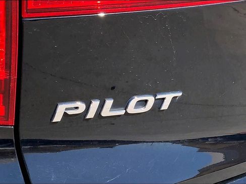 Used 2017 Honda Pilot Elite image 33