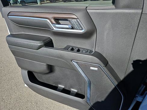 Used 2024 GMC Sierra 1500 SLT image 14