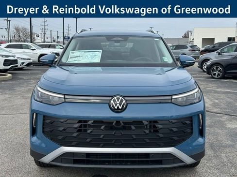 New 2026 Volkswagen Tiguan SE image 2