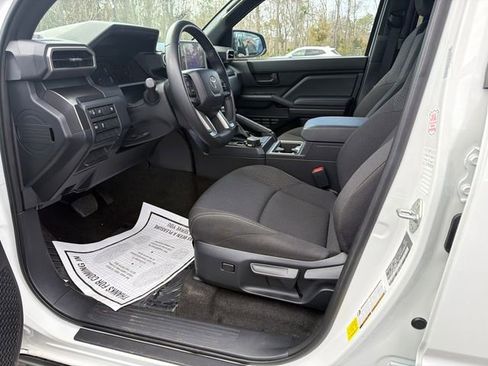 Used 2025 Toyota 4Runner SR5 image 3