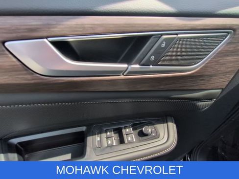 Used 2025 Volkswagen Atlas SEL image 25