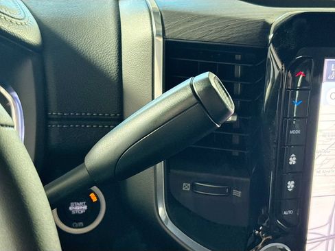 New 2026 RAM 2500 Laramie AWD/4WD image 16