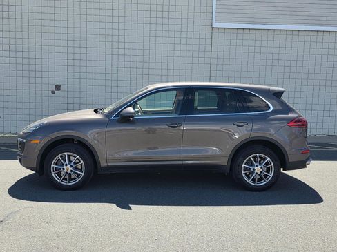Used 2016 Porsche Cayenne AWD/4WD image 4