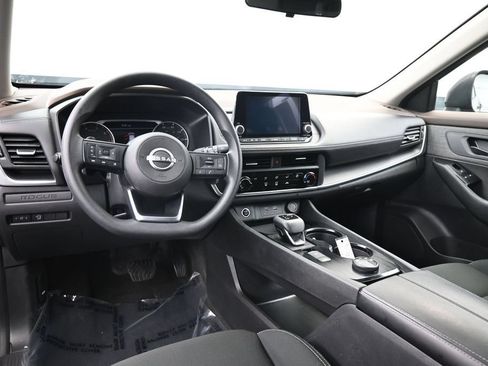 Used 2023 Nissan Rogue S AWD/4WD image 12