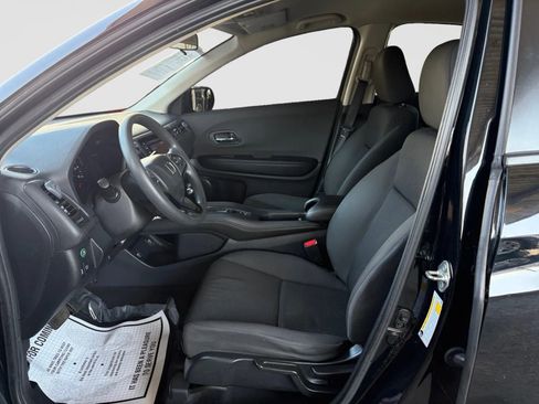 Used 2019 Honda HR-V LX image 10