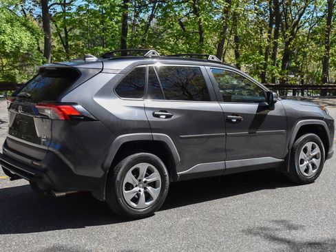 Used 2021 Toyota RAV4 LE AWD/4WD image 7