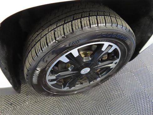 Used 2017 GMC Terrain SLE w/ Nightfall Package image 9