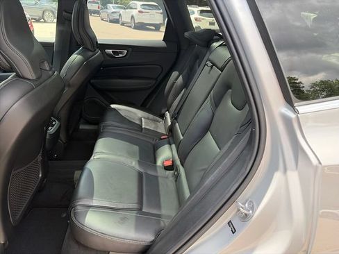 Used 2023 Volvo XC60 B5 Ultimate FWD image 14