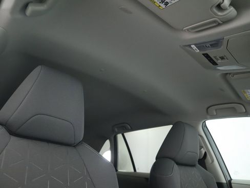 Used 2025 Toyota RAV4 XLE image 18