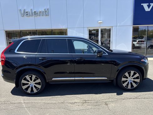 Used 2024 Volvo XC90 T8 Ultimate w/ Protection Package Premier AWD/4WD image 8