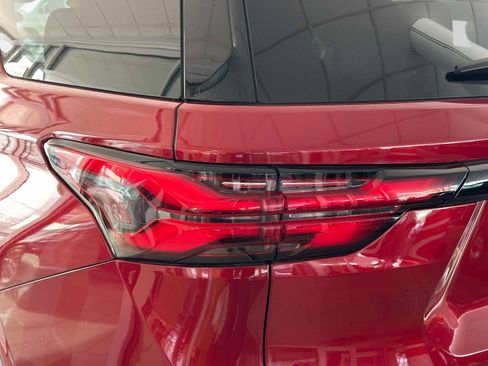 Certified 2023 Chevrolet Traverse LT FWD image 9