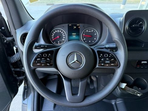 Used 2024 Mercedes-Benz Sprinter 2500 image 15
