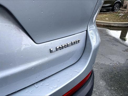 Used 2023 Jeep Grand Cherokee L Laredo image 10