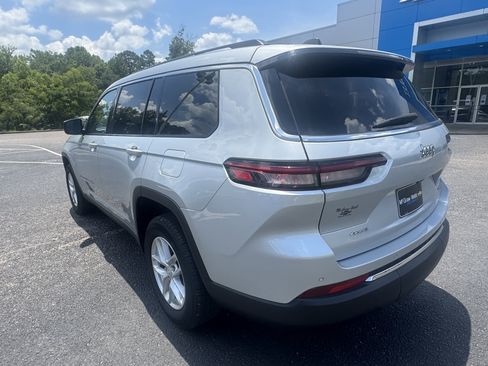 Used 2023 Jeep Grand Cherokee L Laredo image 6